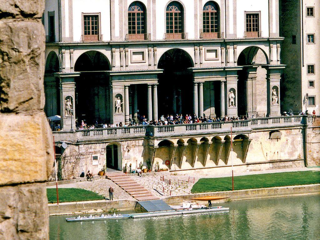 Quarto com Cama de Casal ou 2 de Solteiro